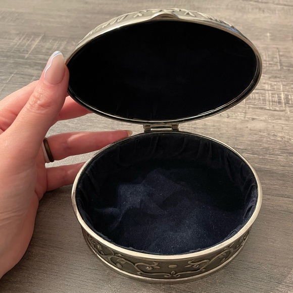 Vintage Rustic Jewelry Box Oval Shape O/S - Picture 4 of 6